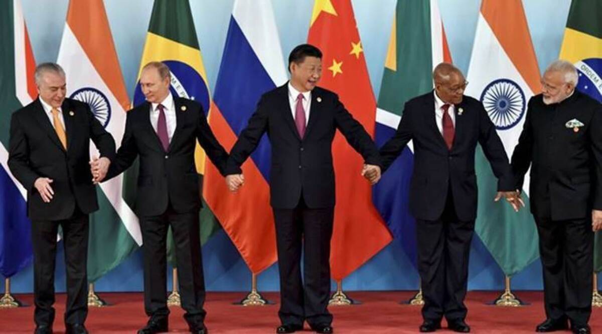 Cumbre de países BRICS en Beijing.  ¿Cuál es el propósito de la desdolarización?